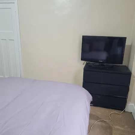 Private Rooms In Croydon London Thornton Heath Exterior photo
