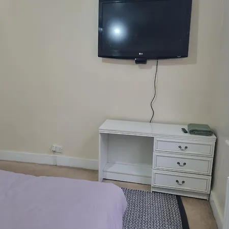 Private Rooms In Croydon London Thornton Heath Exterior photo