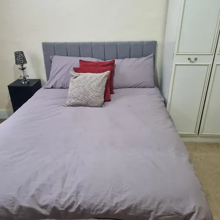 Private Rooms In Croydon London Thornton Heath Exterior photo