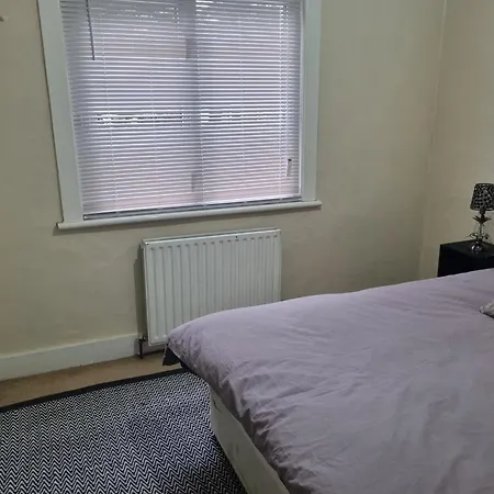 Private Rooms In Croydon London Thornton Heath Exterior photo