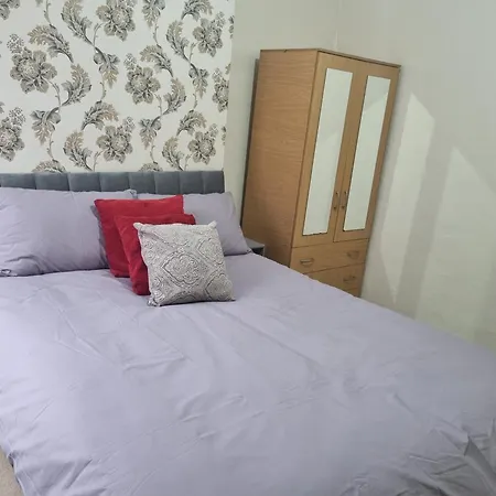 Private Rooms In Croydon London Thornton Heath Exterior photo