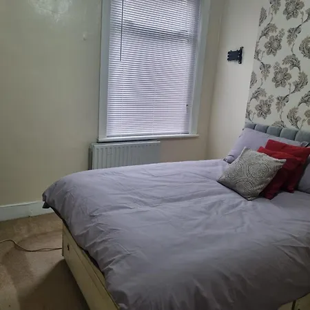 Private Rooms In Croydon London Thornton Heath Exterior photo