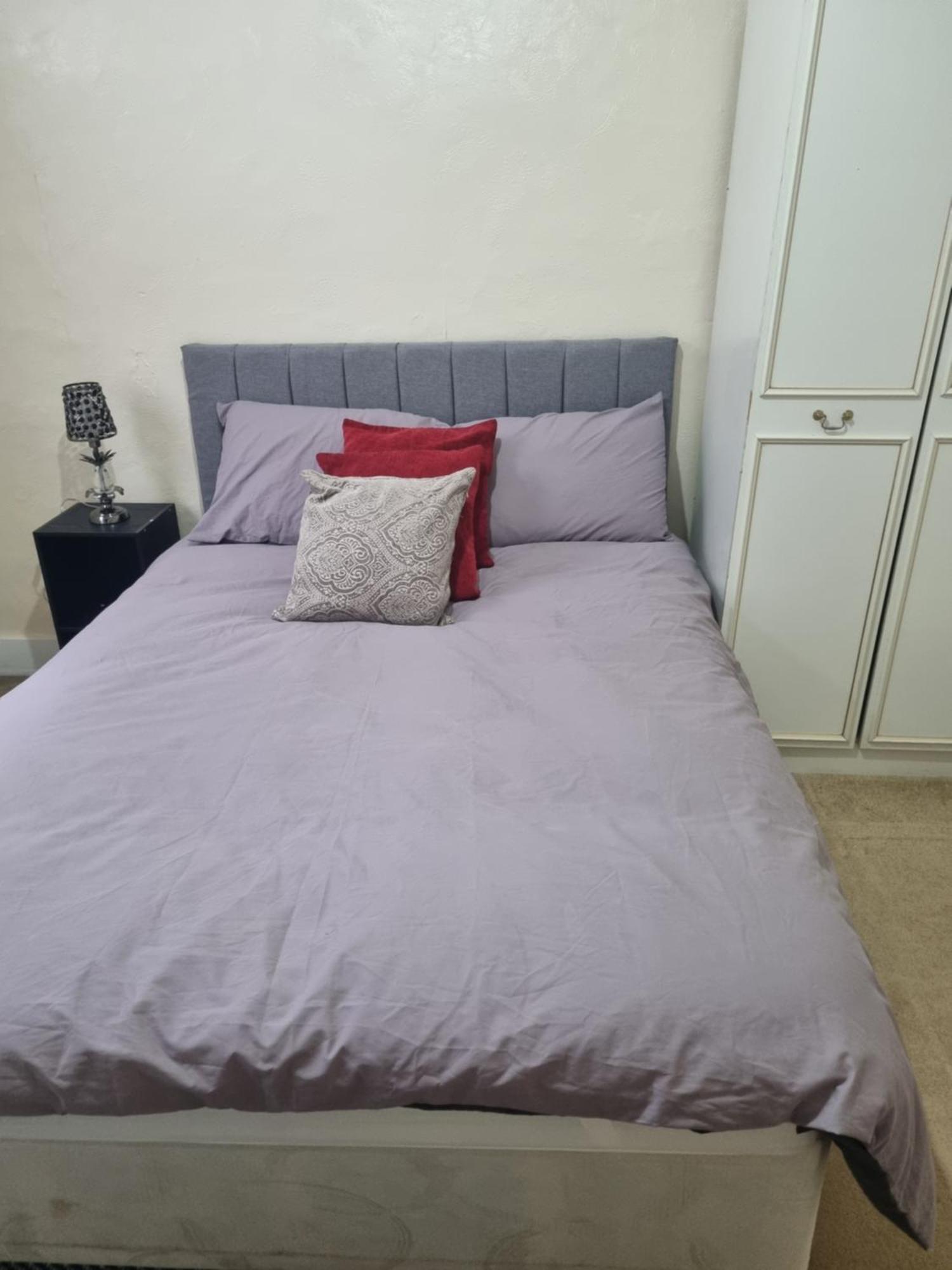 Private In Croydon London Homestay